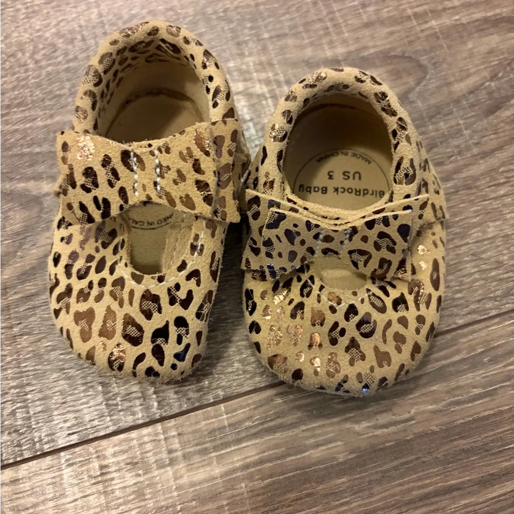 Bird Rock Baby Leopard Print Bow Moccasins - Picture 2 of 4